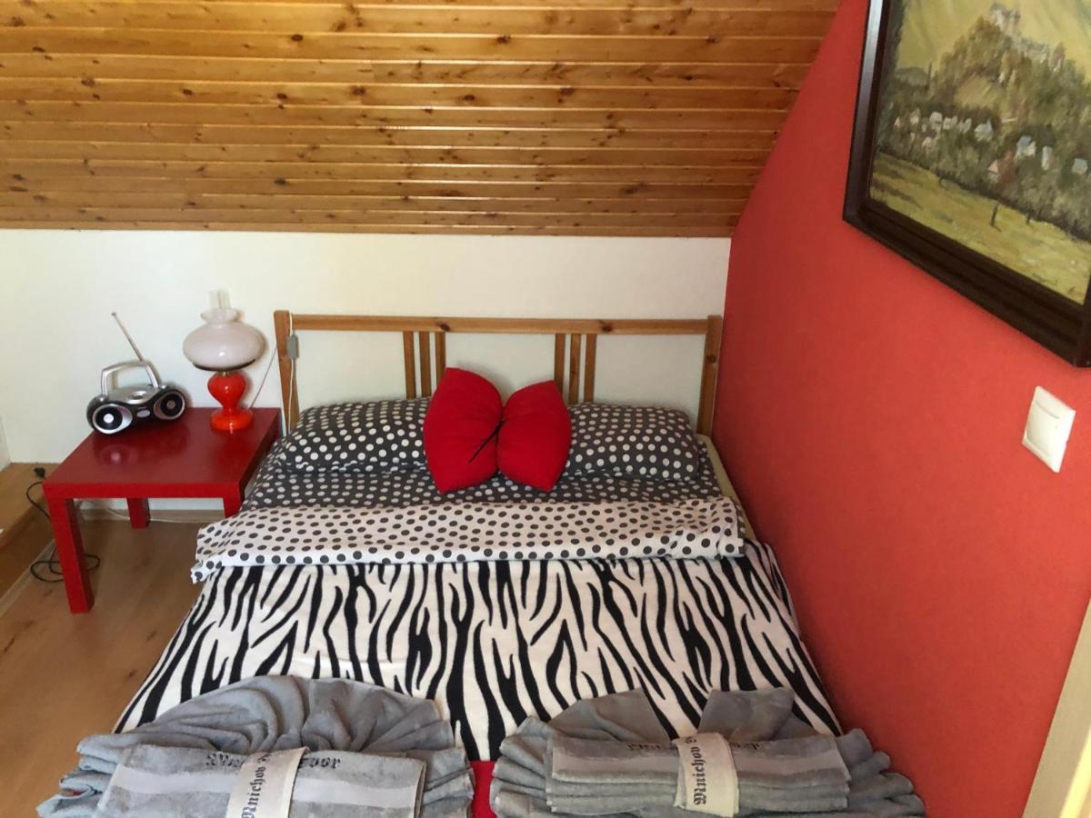 Mnichov Dvor Otel Slovenska Lupca Dış mekan fotoğraf